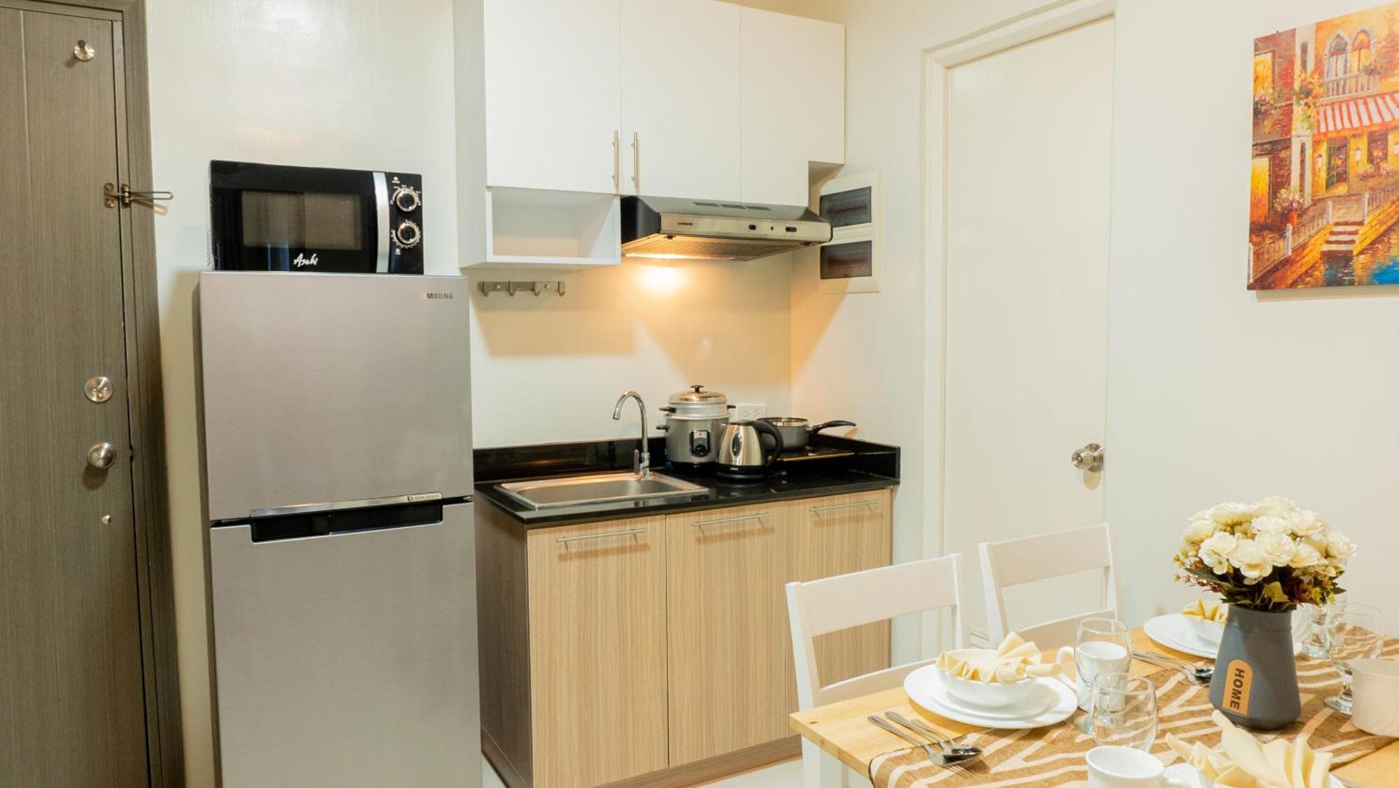 Palawan Modern Living In A Thoughtfully Designed Staycation Near Airport - B1 5Kunzite Puerto Princesa Buitenkant foto