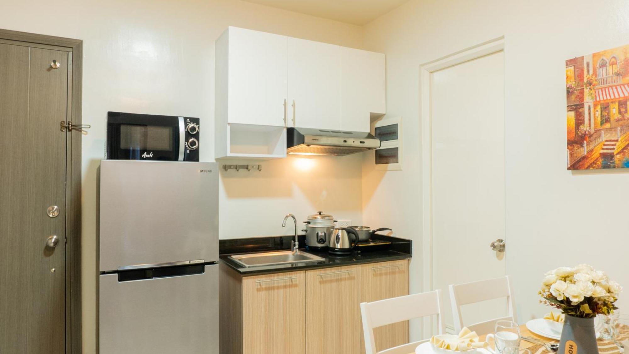 Palawan Modern Living In A Thoughtfully Designed Staycation Near Airport - B1 5Kunzite Puerto Princesa Buitenkant foto